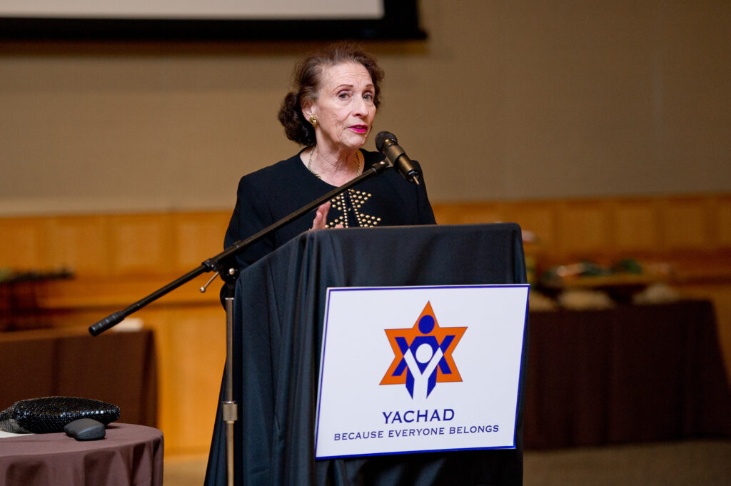 Selma Daner speaking at Yachad's 30th Anniversary Dinner