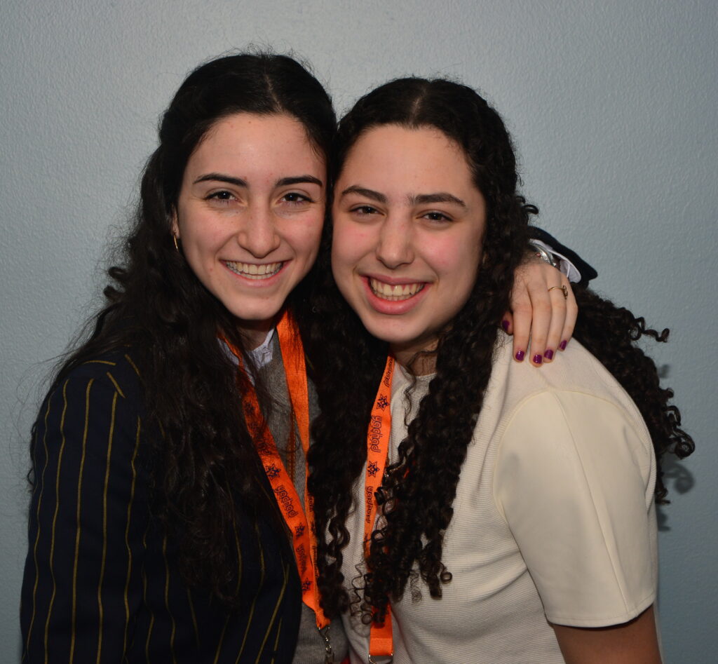 L-R, Kyra Englander and Shosana Marder