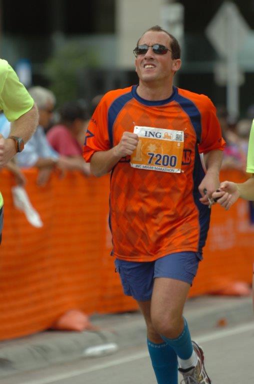 Richard Bernstein completes the 2012 Miami Marathon with Team Yachad